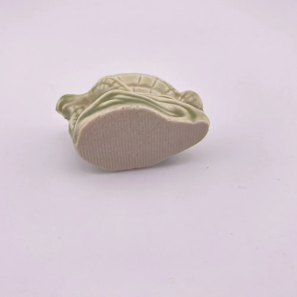 Vintage 1990s Green Sea Turtle figurine from the Wade Whimsies North American
